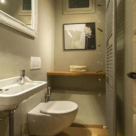 Apartamento Ca Sbrisiga In By Halldis Moltrasio